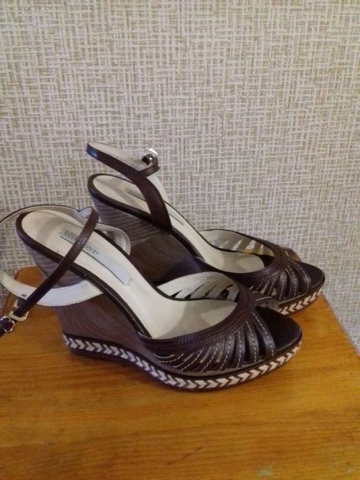 Босоножки Baskoni