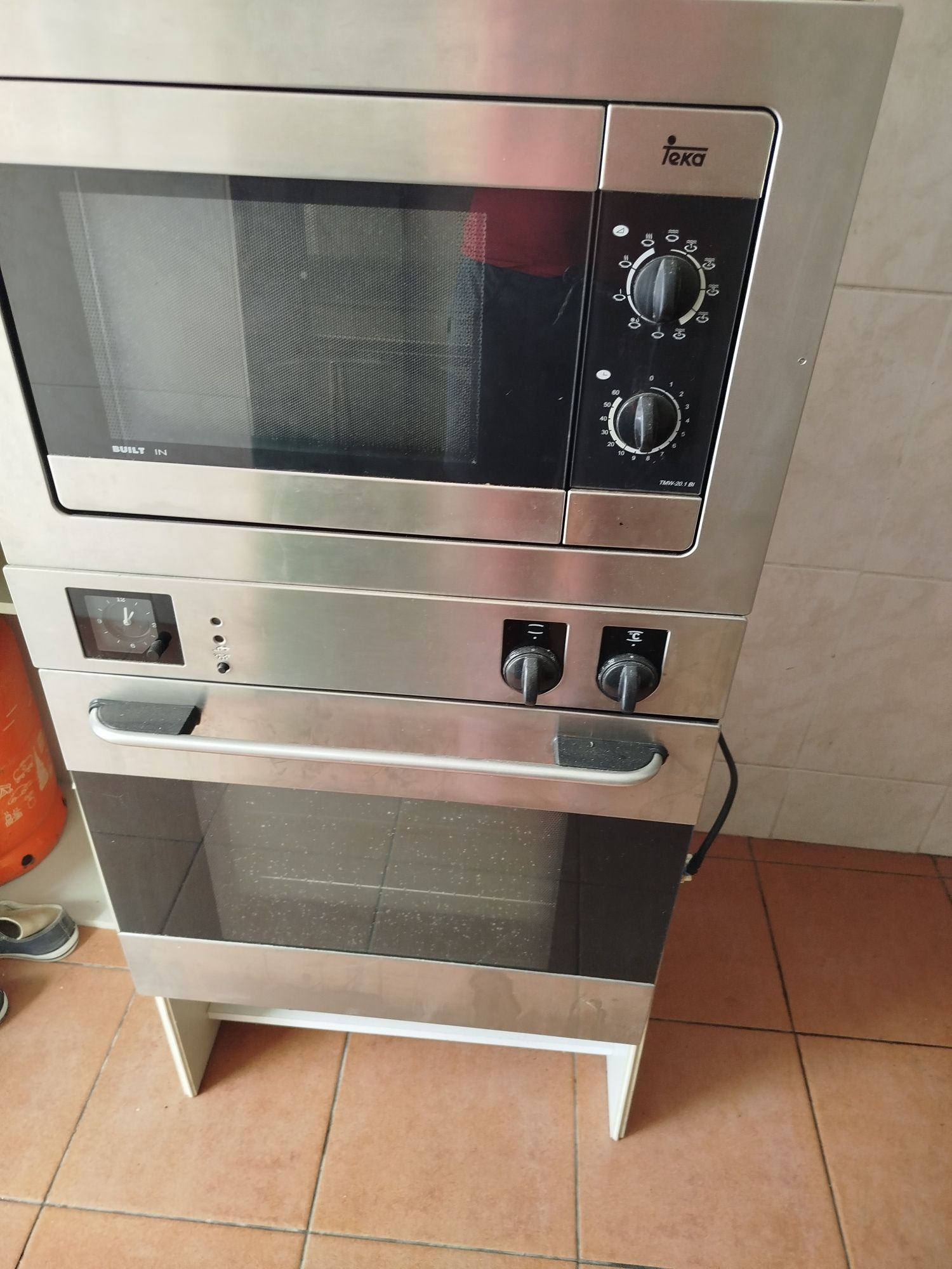 Vendo forno e microondas se e castrar da marca Teka