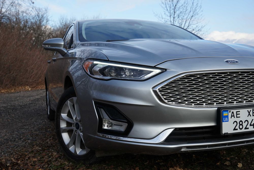 Ford Fusion Titanium 2020 plug-in hybrid