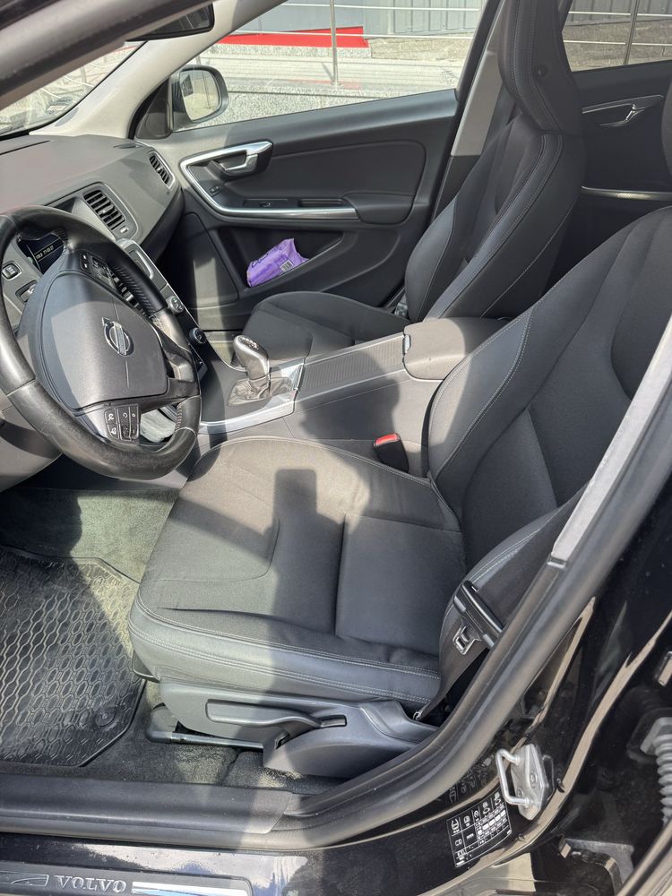 Продаю Volvo V60