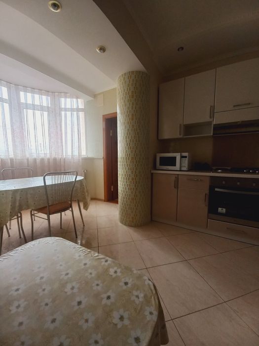 Здається чудова 2 кімната квартира на Поділля.