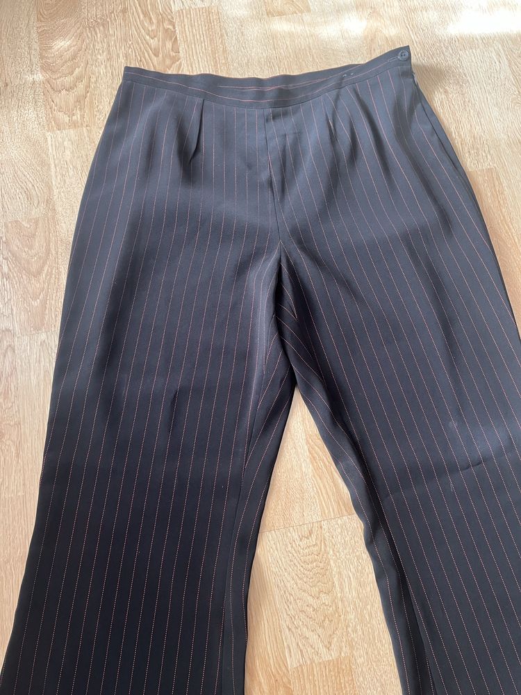Damskie eleganckie spodnie z szerokkmi nogawkami 40