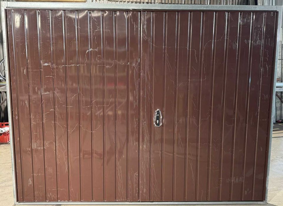 Brama garazowa uchylna dwuskrzydłowa, dzwi stalowe, furtka, Producent.