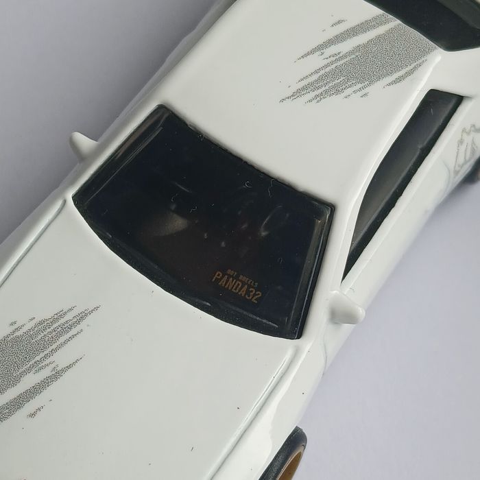 Hot wheels premium nissan skyline GTR R32