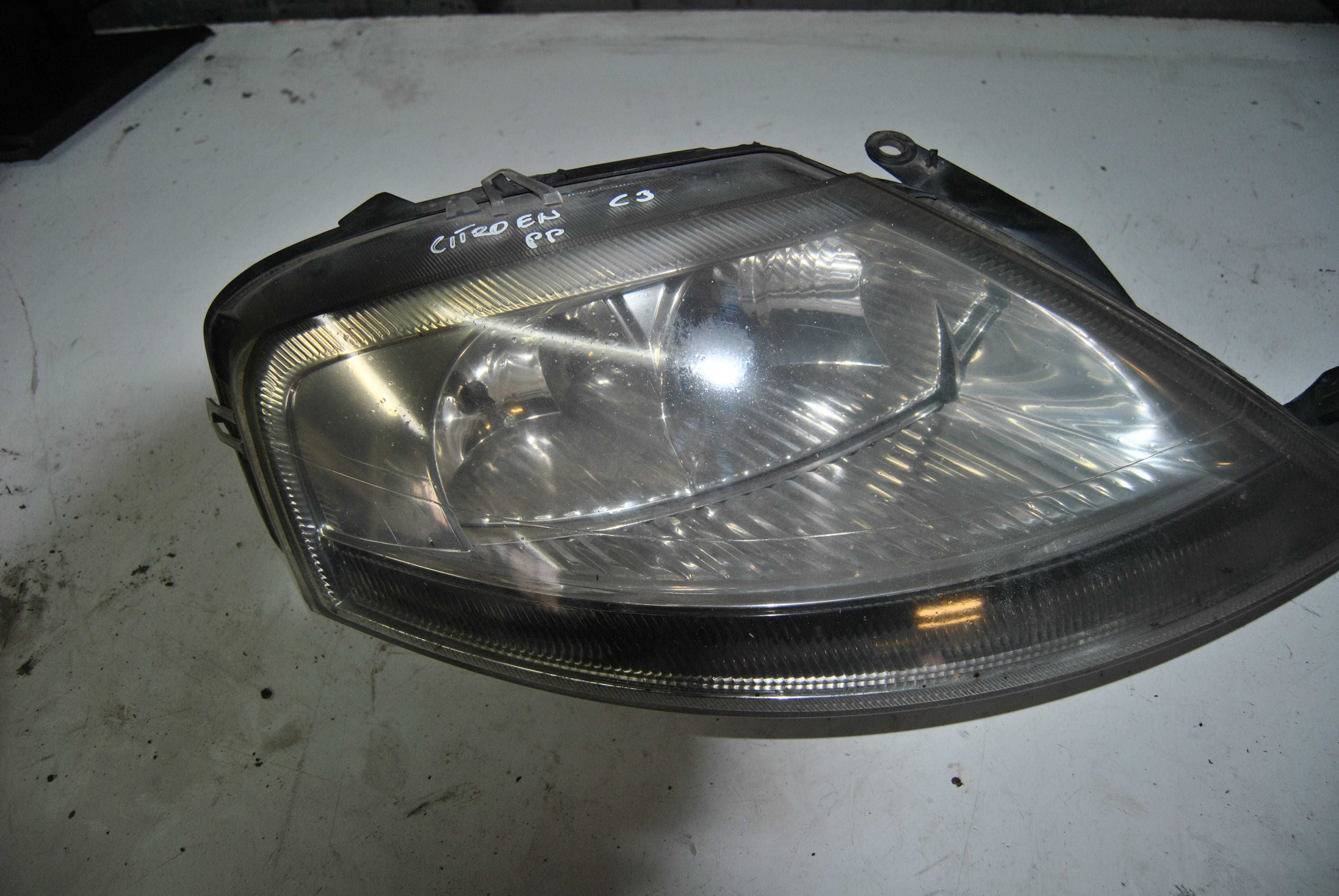 Lampa prawa Citroen C3 2003r