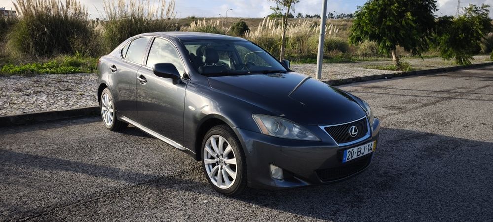 Lexus IS220d 2006 Pneus novos