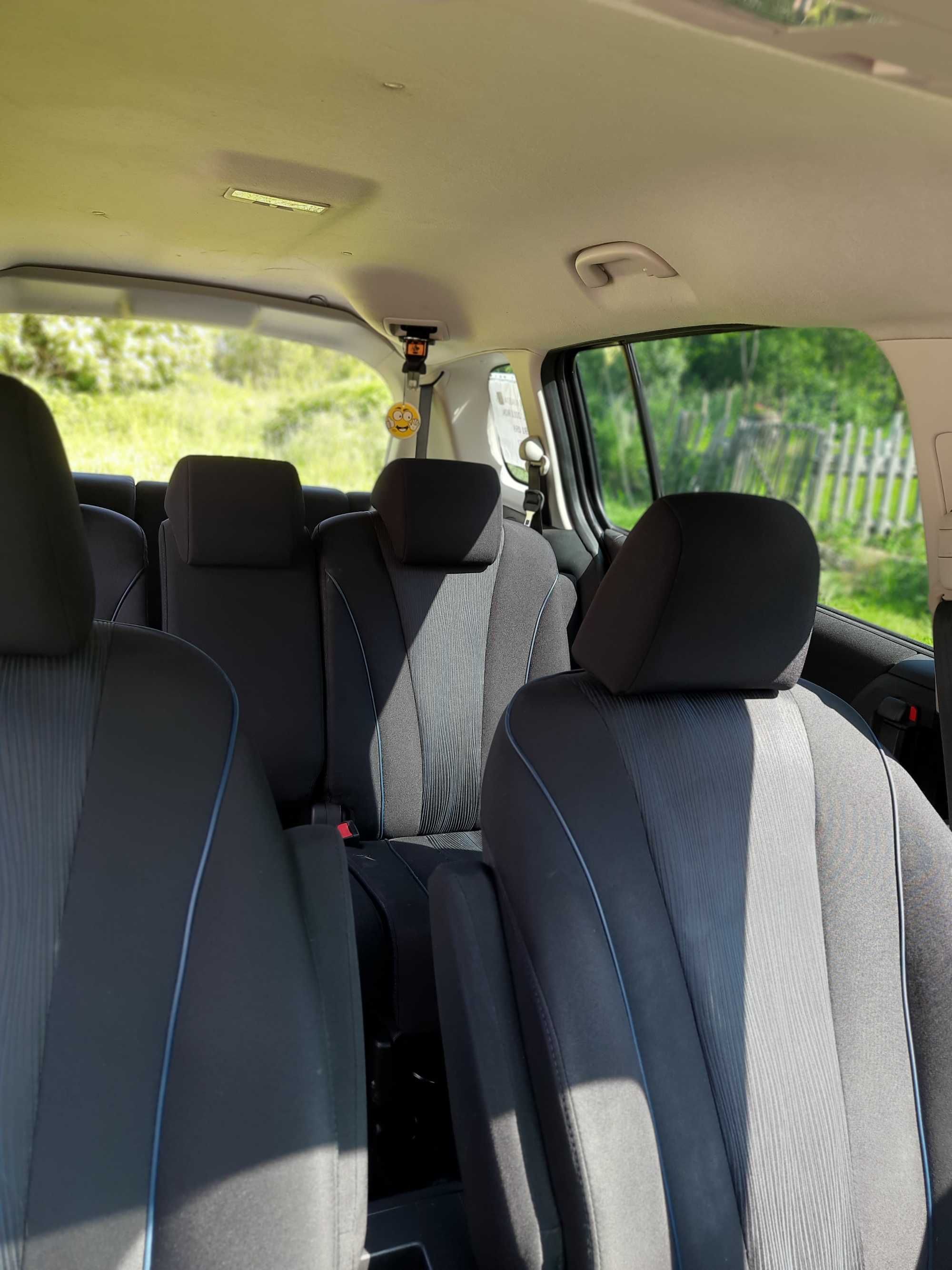 Sprzedam Mazda5 ,7 miejsc