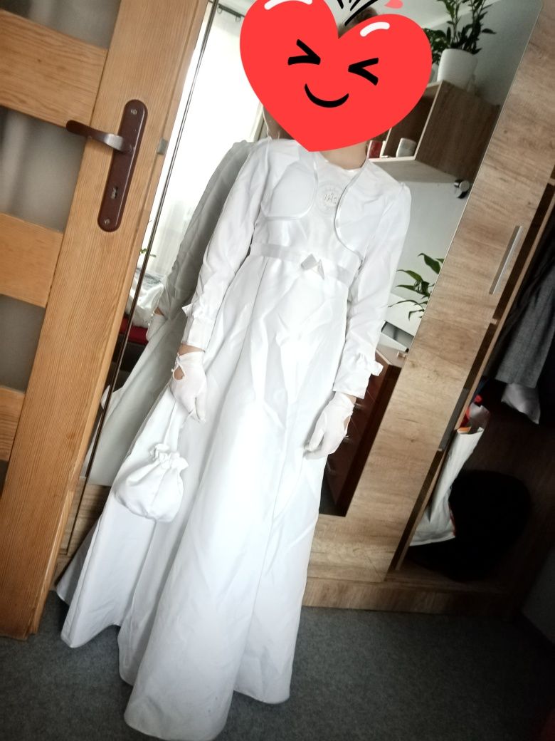 Suknia komunijna z wszystkimi dodatkami