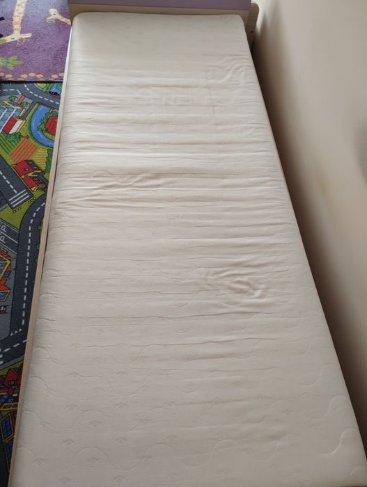Sprzedam łóżko młodzieżowe z materacem lnorento 80 x 190