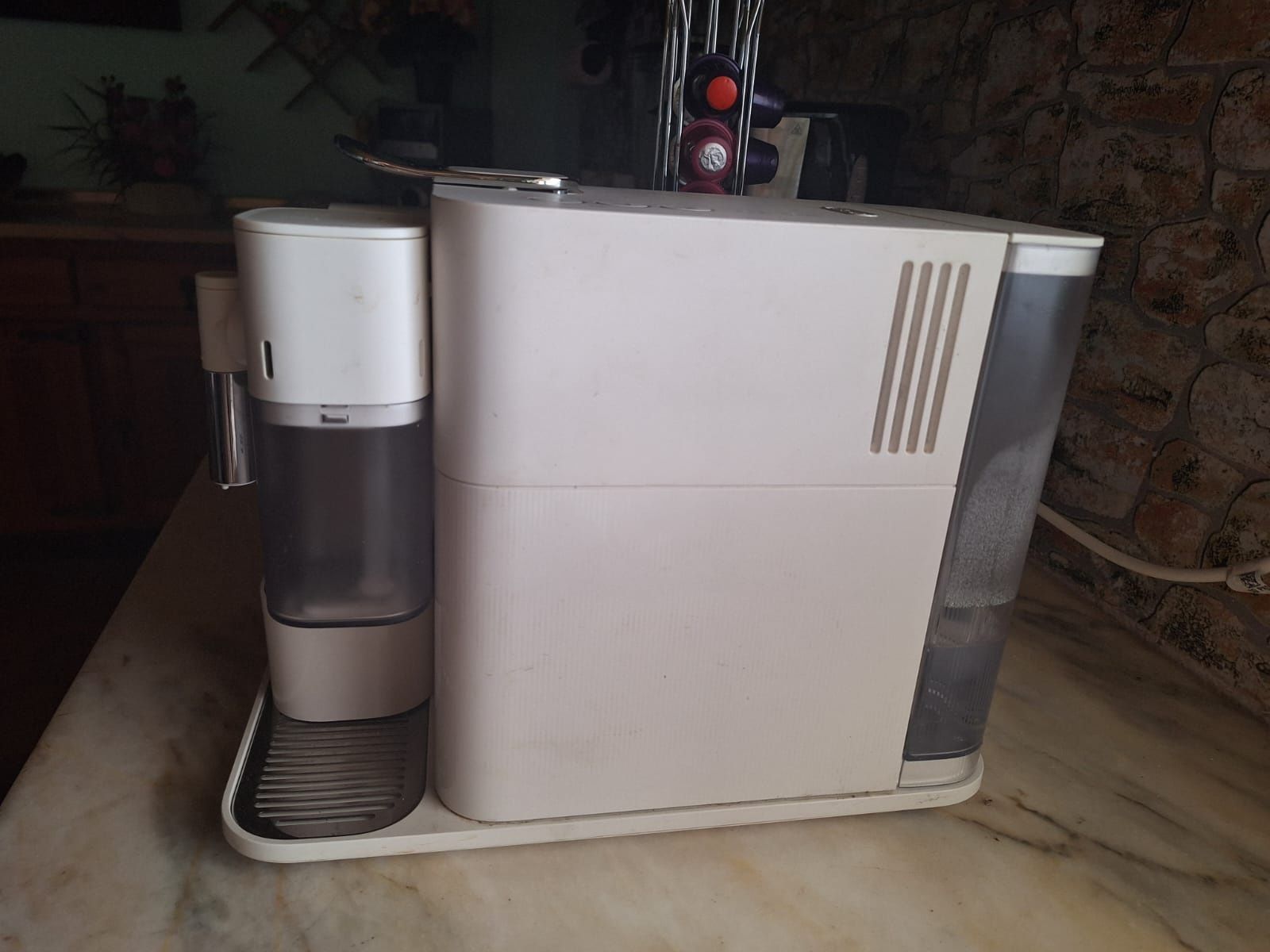 Nespresso De'Longhi Lattissima One