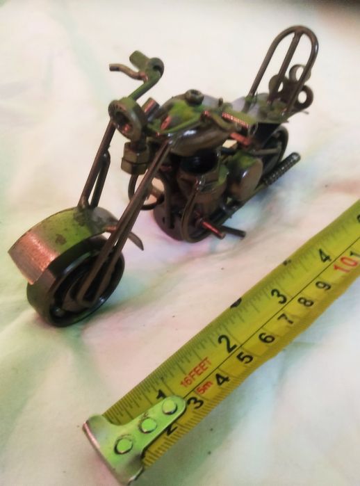 Мотоцикл метал новый.