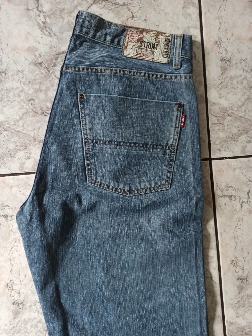 - Jeansy proste szersze męskie. Strom jeans.