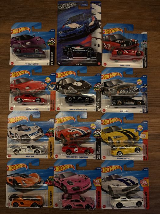 Zestaw HotWheels BMW, Porsche, Bugatti, Mazda, Cinger, Ferrari, Dodge
