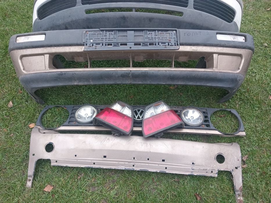 Бампер широкій Фольцваген Голь 2,Джета