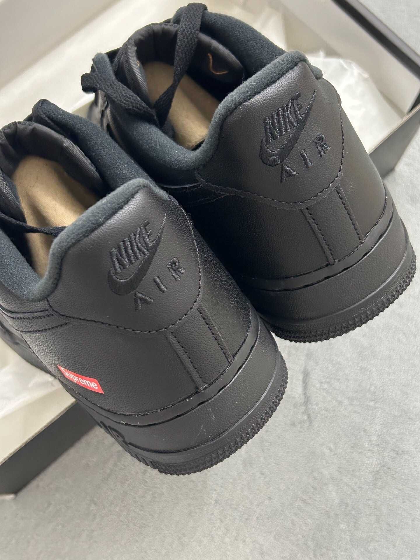 Buty sportowe OryginalnyNikeAirForce 1 LowSupreme Black rozmiar.37
