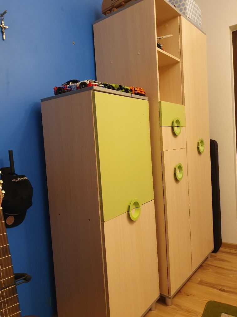 Zestaw mebli do pokoju dziecięcego z łóżkiem