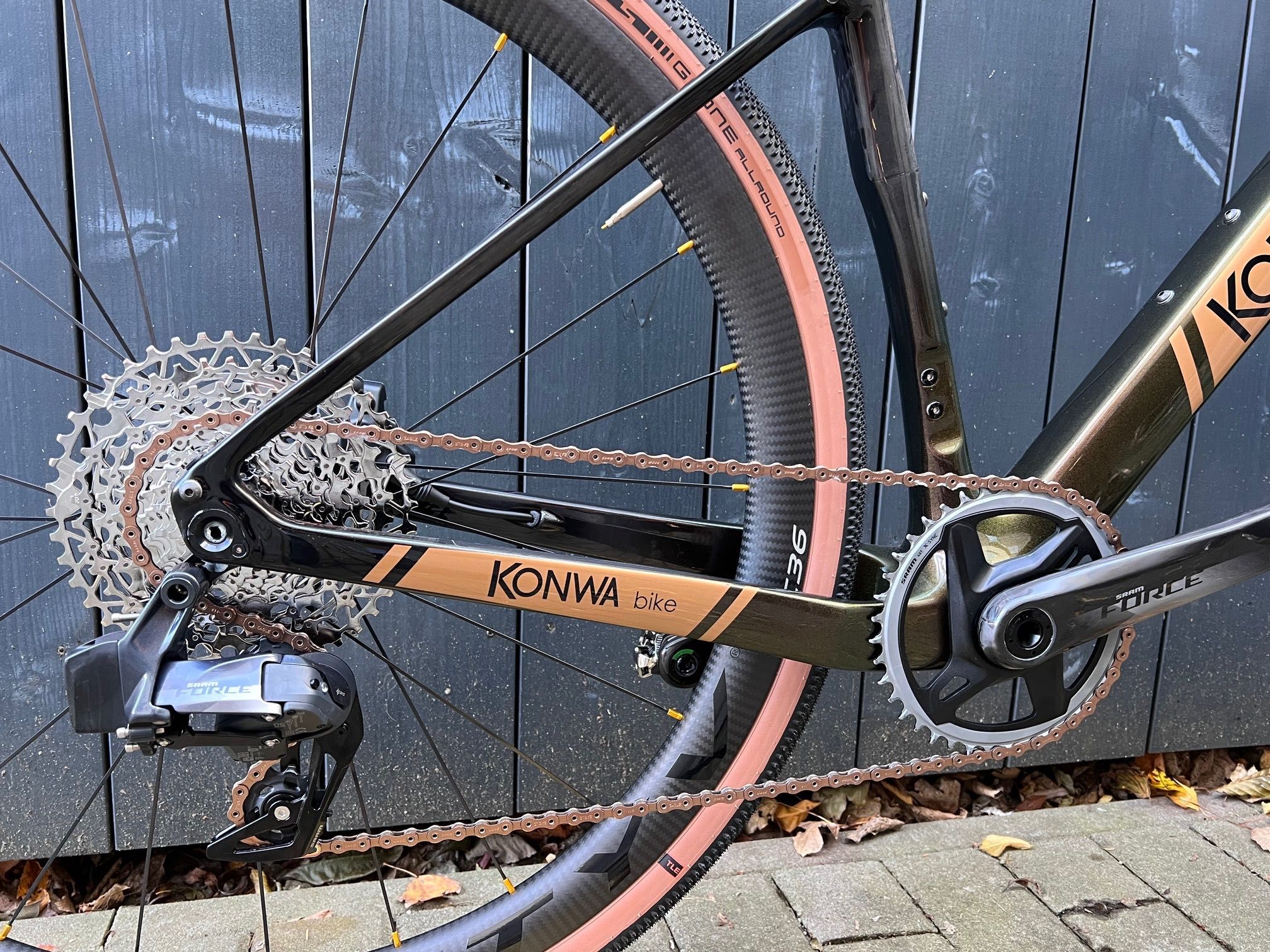 Rower Gravel premium KONWA bike carbon kameleon złoty RATY