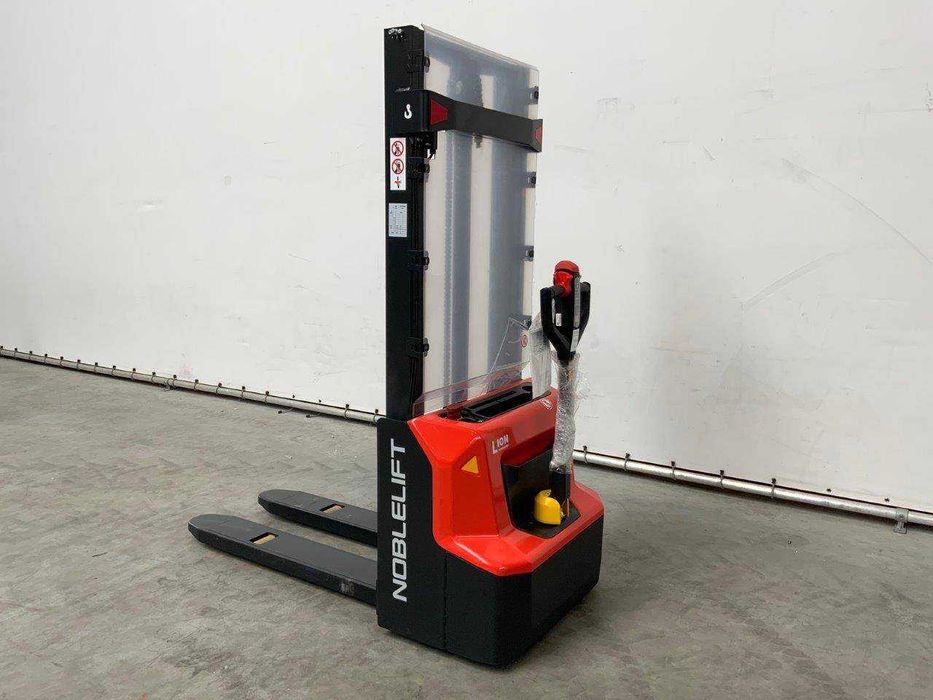 EMPILHADOR STACKER ELÉCTRICO 1200kg (NOVO)