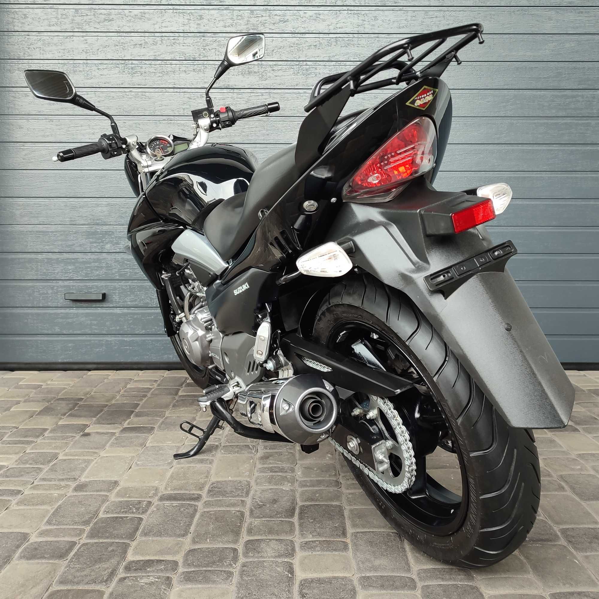 Продам мотоцикл Suzuki GSR250 (2672)