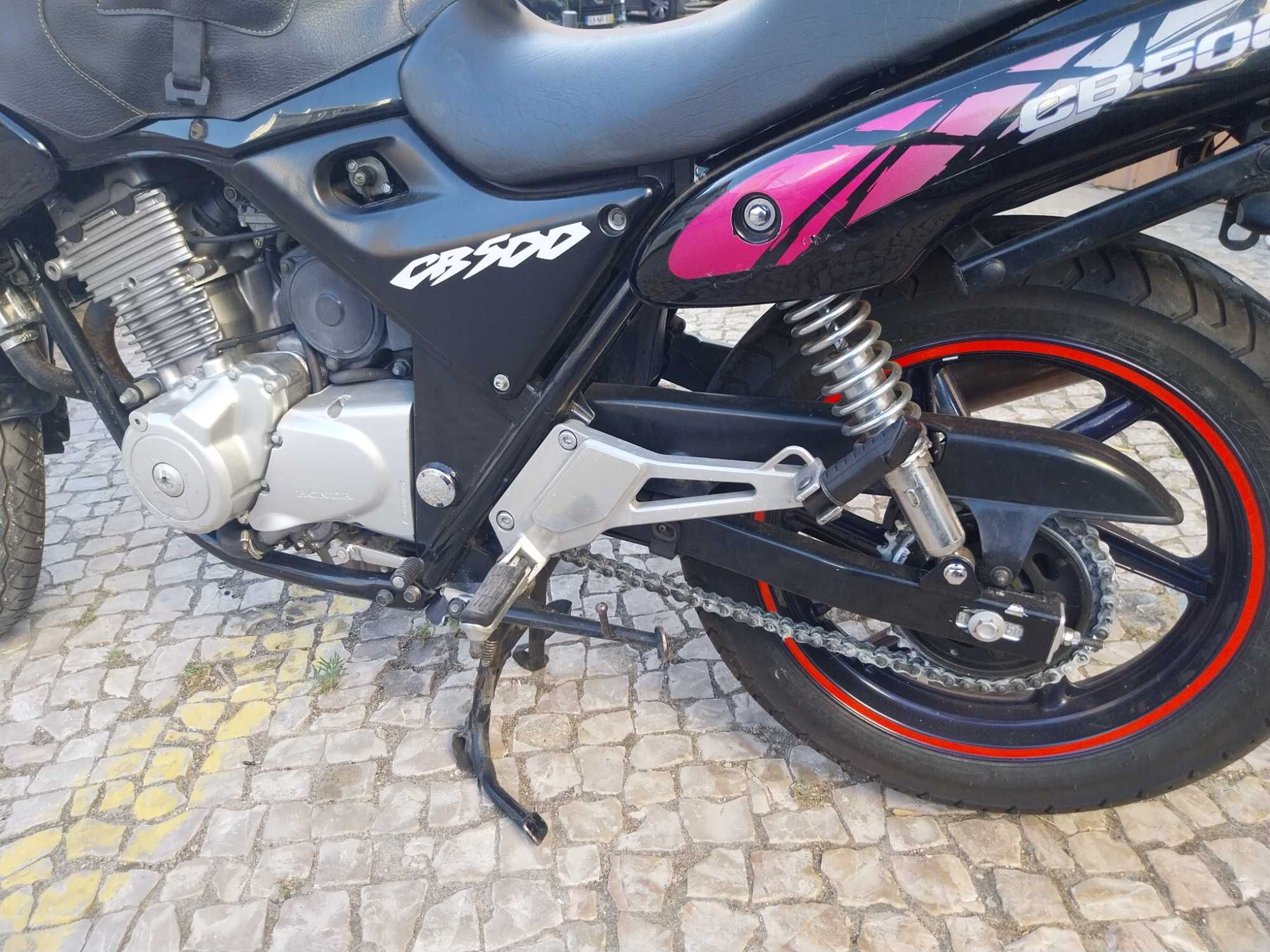 HONDA CB  500  de 1994 em bom estado a maior parte das vezes parada
