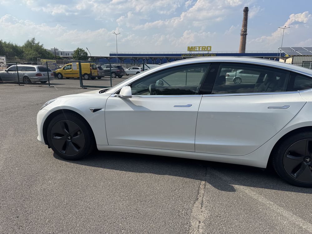 Продам TESLA Model 3 2020
