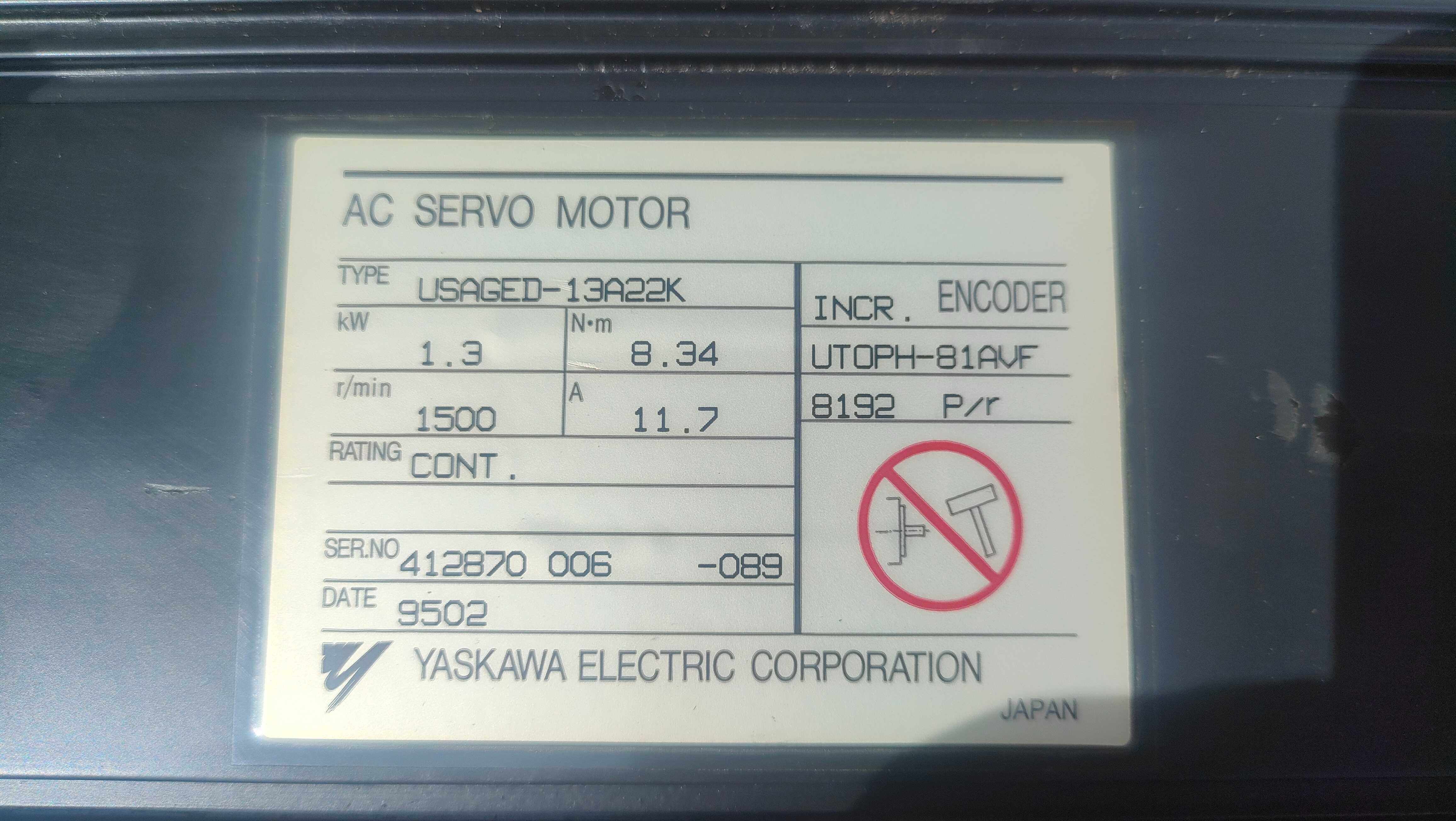 Servomotor USAGED-13A22K 1,3KW 1500/MIN 7.6A