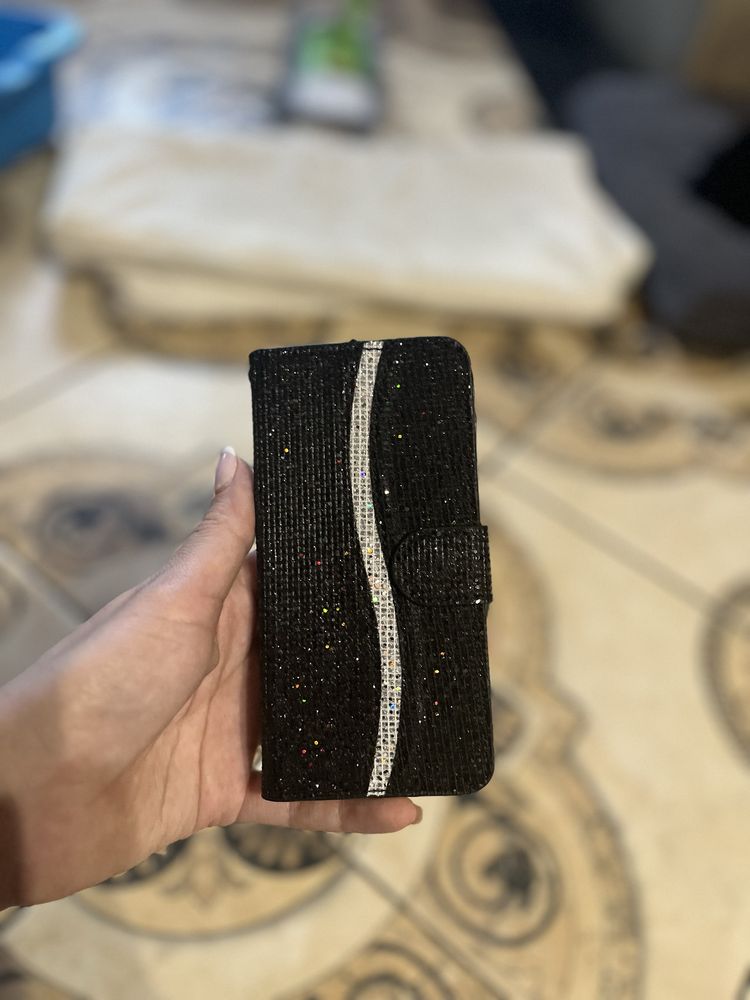 Продам чохол на iPhone 12 (новий )