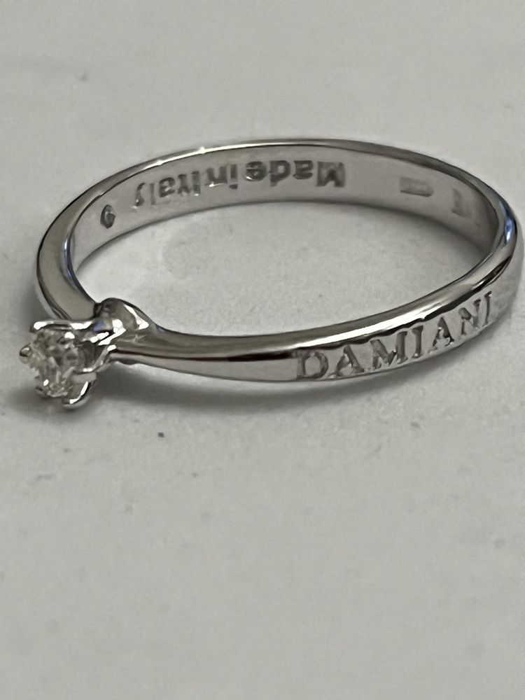 Damiani золотое кольцо с бриллиантом