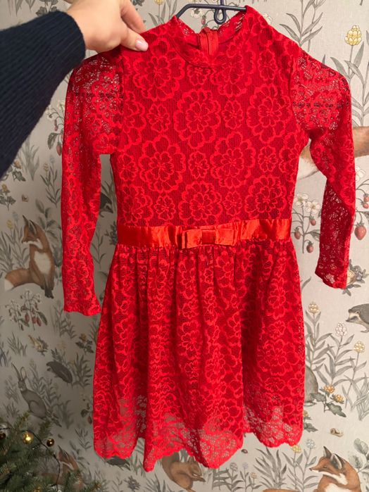 Sukienka koronkowa elegancka urodziny Reserved 122