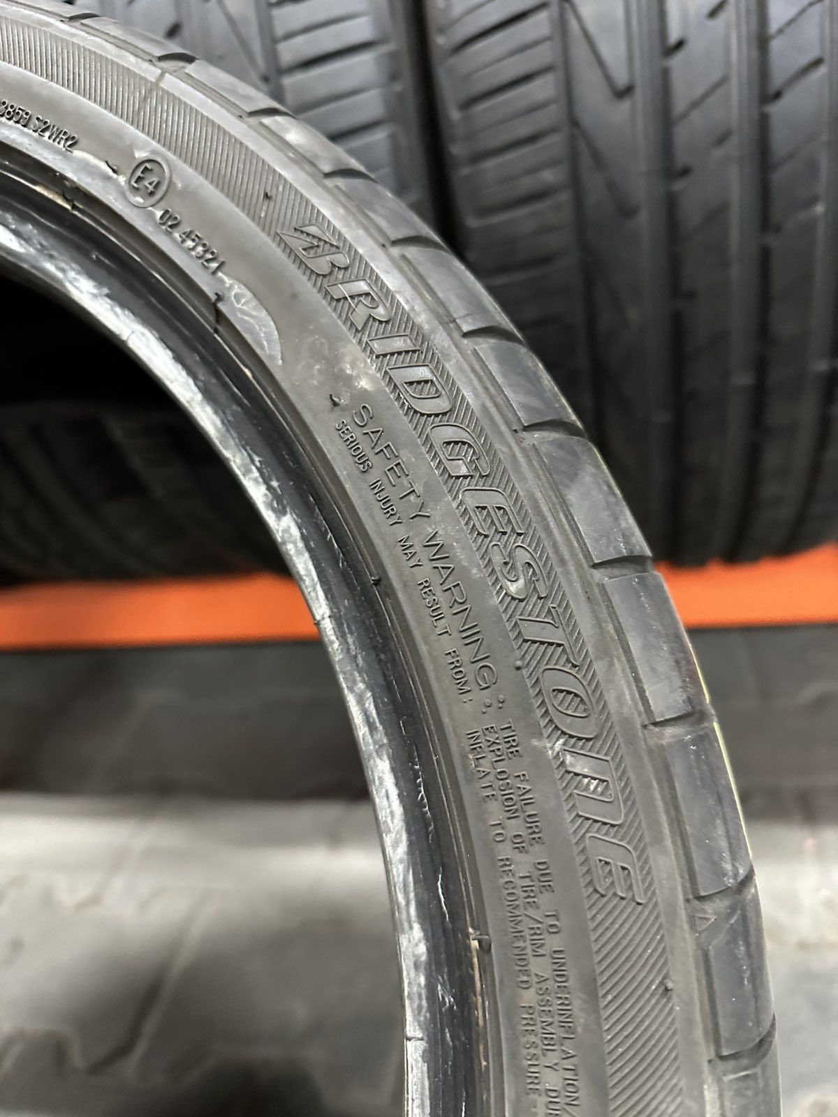Шини Резина Літо 245/35 R18 92Y Bridgestone Potenza S001 Run Flat