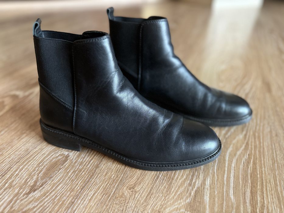 Ботинки жіночі шкіряні в ідеальному стані