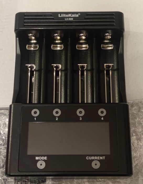 Зарядна станція для циліндричних  акумуляторів LiitoKala lii-600 +заря