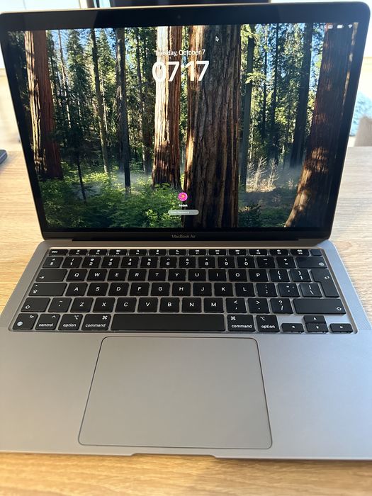 Macbook Air M1 2020 - 13” - 8GB - 256 SSD