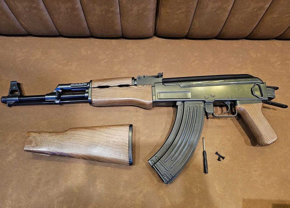 Автомат Калашникова АК47 Cyma ZM93 металлический на пульках игрушечный