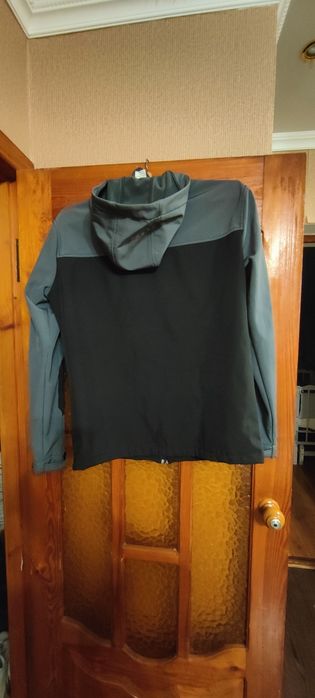 Курточка чоловіча