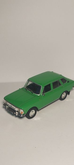 Samochodzik auto PRL-U IŻ 2125 skala 1/43 DeAgostini