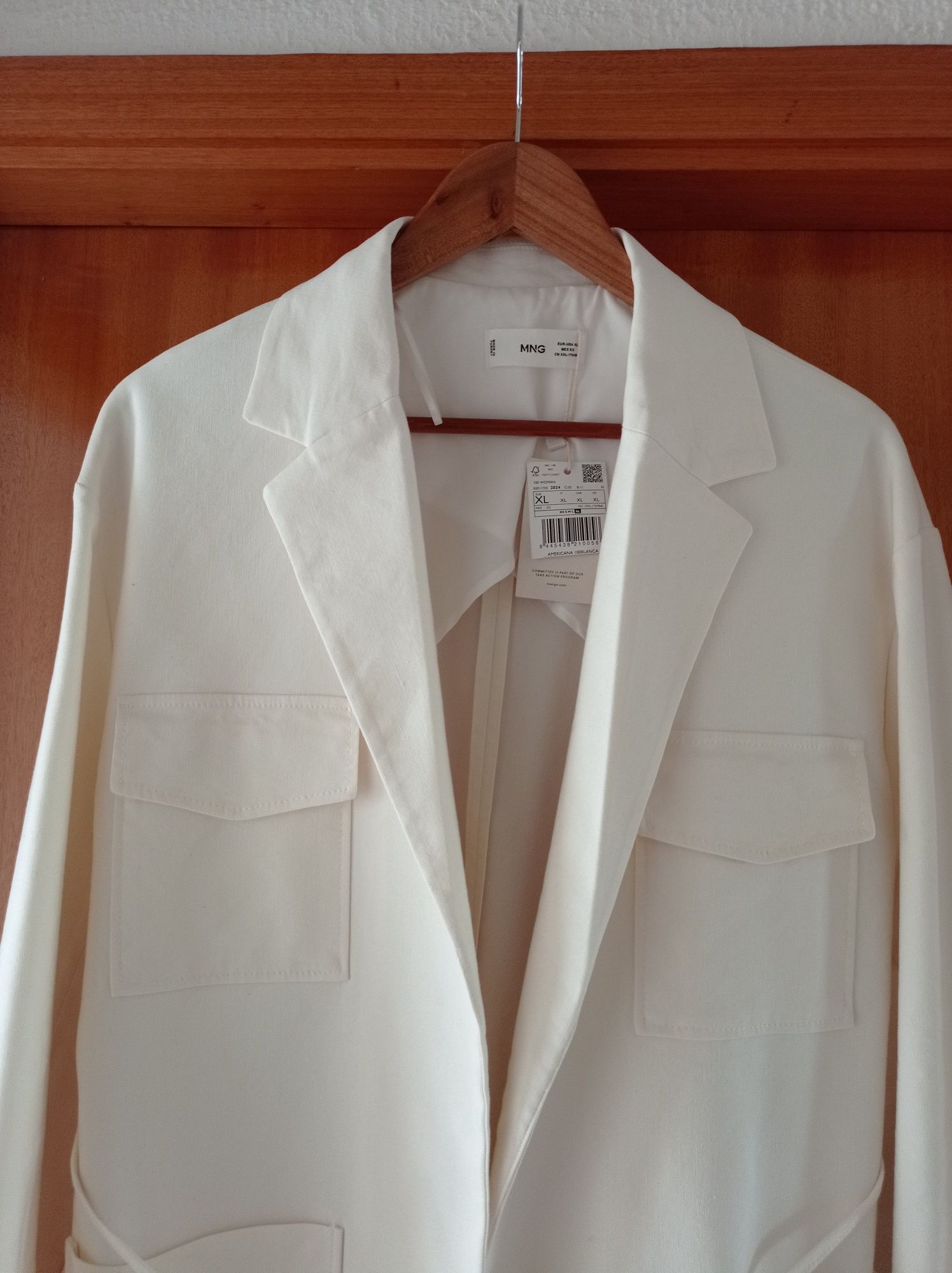 Casaco branco sujo Mango
