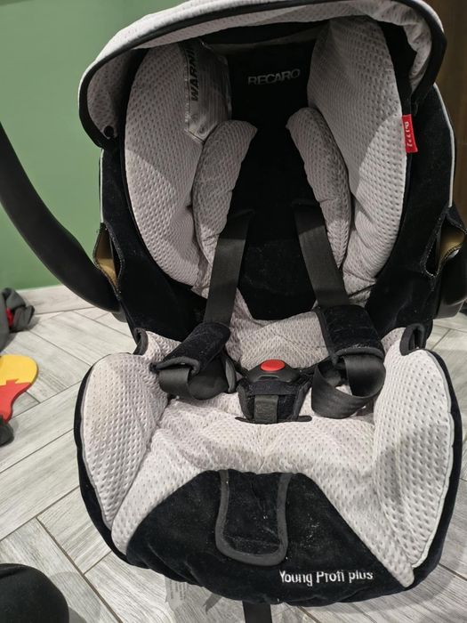 Fotelik RECARO z baza ISOFIX