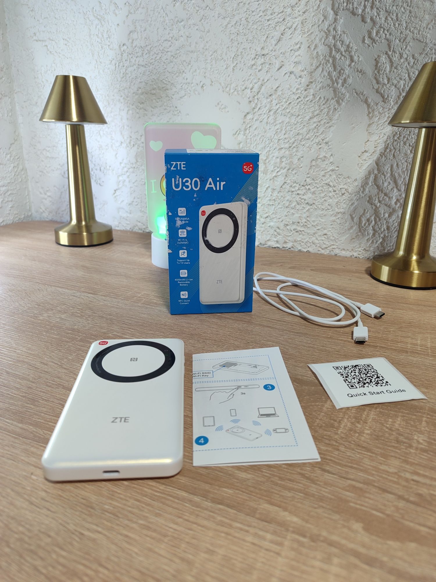 мобільний Wi-Fi роутер ZTE U30 Air 5G.