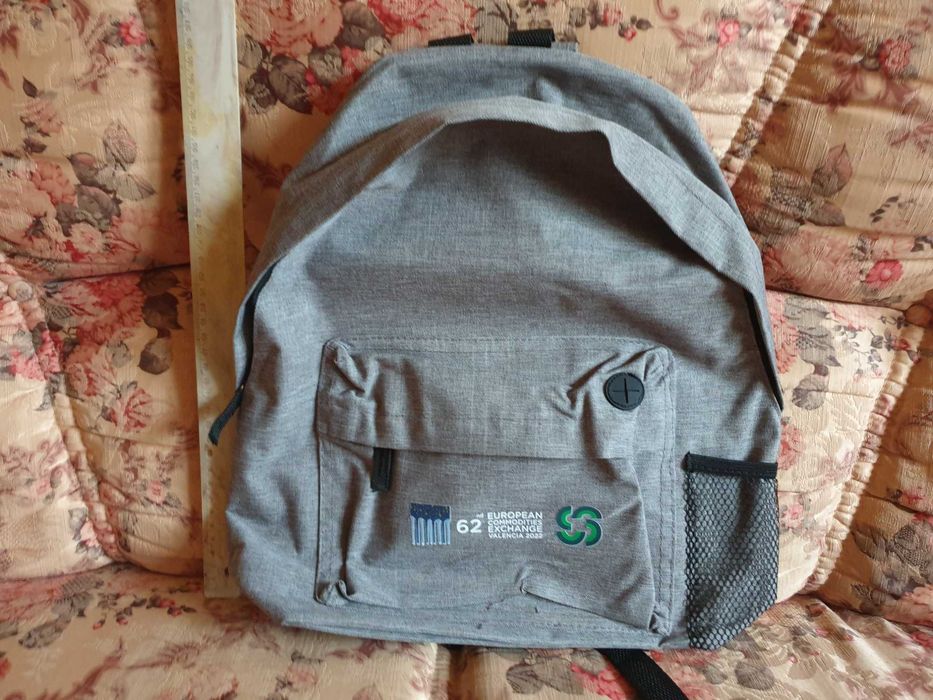 Plecak szary , rozmiar średni