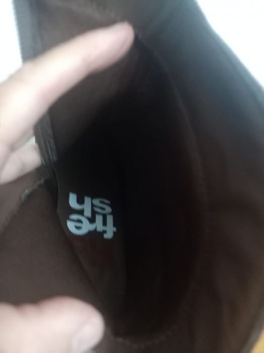 Botas novas castanhas