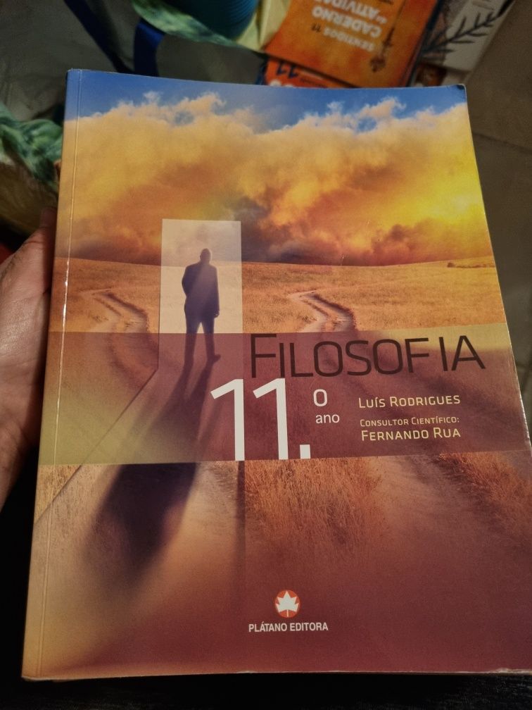 Livro escolar ,filosofia, História,Português 11.ano,