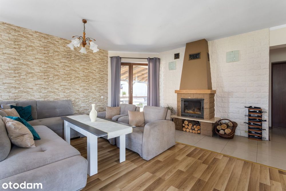 Na sprzedaż duży dom położony na dużej działce w Potrzanowie