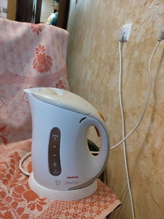 Чайник електричний
