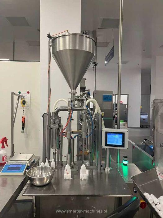 Półautomatyczny zestaw dozująco-pakujący do płynów dozownik tłokowy