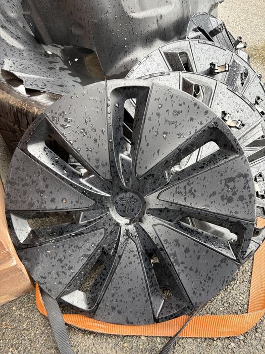 Оригінальни ковпаки на tesla 18 phantom