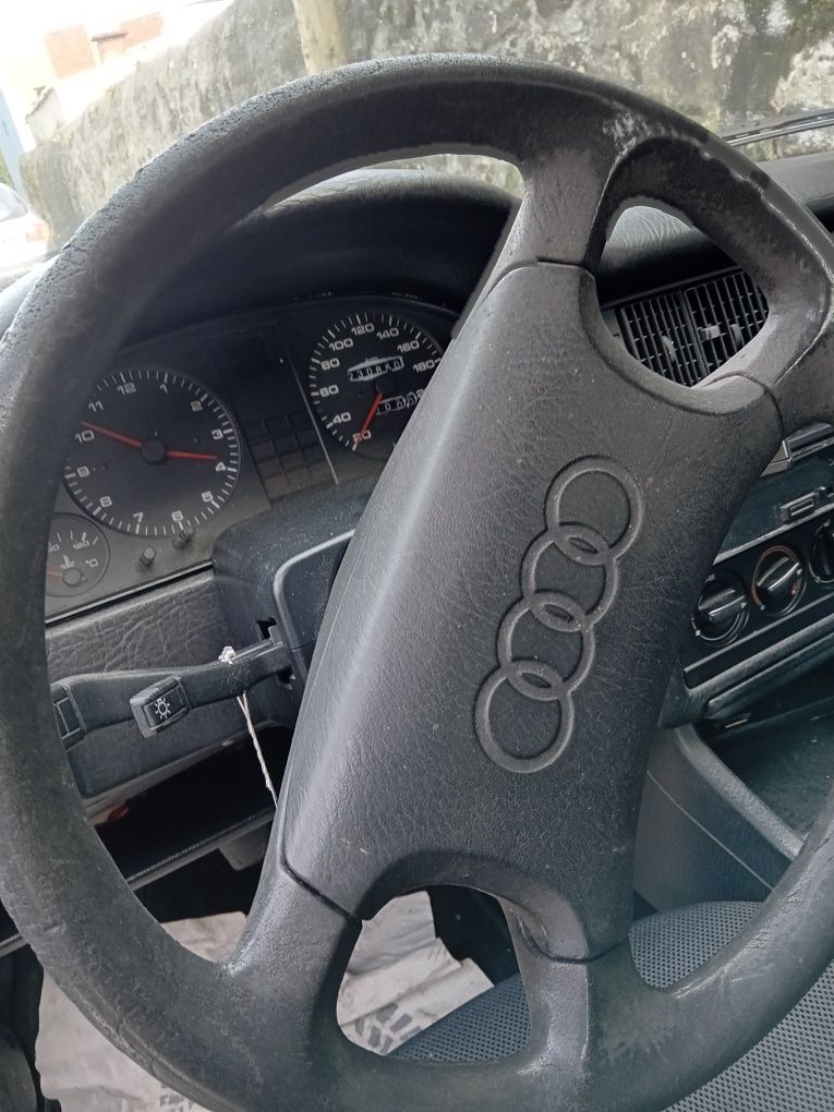 Audi de 88 carro e bom estado