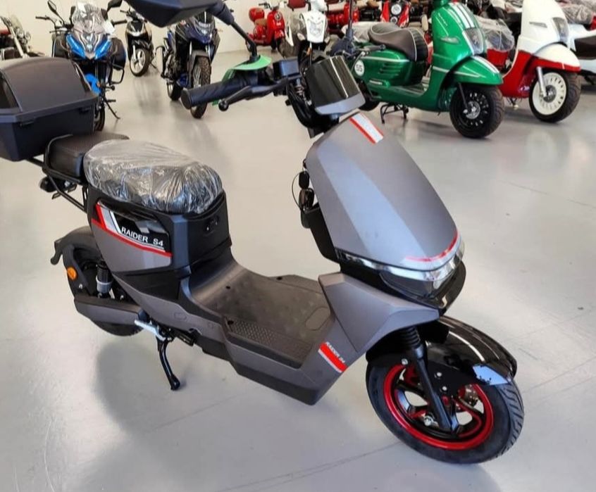 Moto Elétrica praticamente Nova