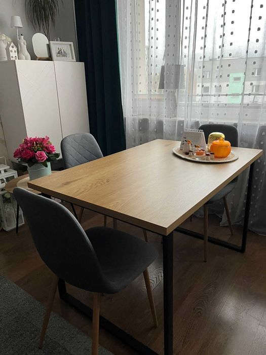 Solidny stół w świetnym stanie – idealny do jadalni lub salonu