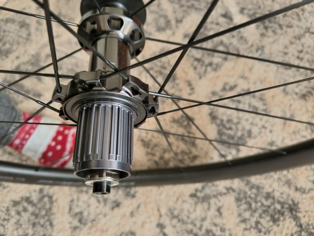 Koła szosowe Dura -Ace C50 TU 1350g Nowe Karbon